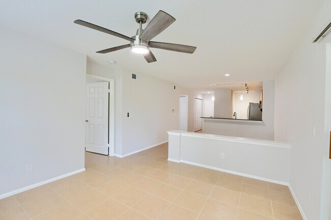 Foto del edificio - 1745 Palm Cove Blvd