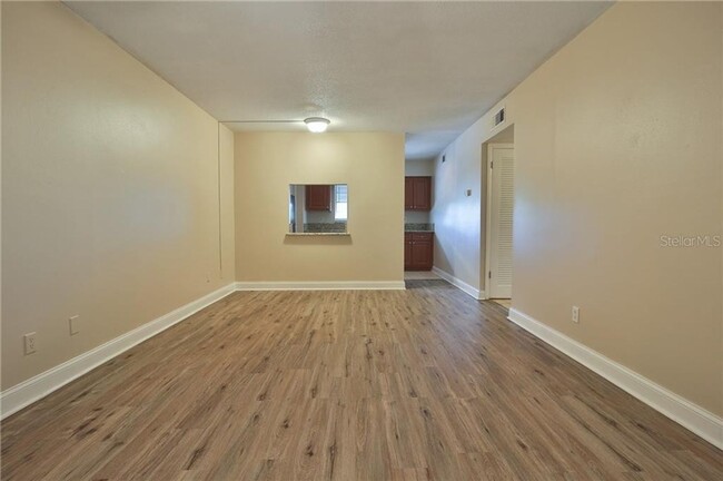 Building Photo - South Tampa Condo - Available April 1st