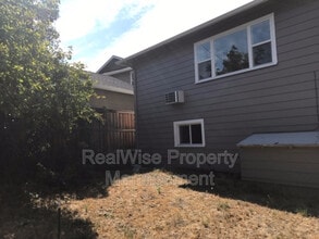 Building Photo - 720 Siskiyou Blvd