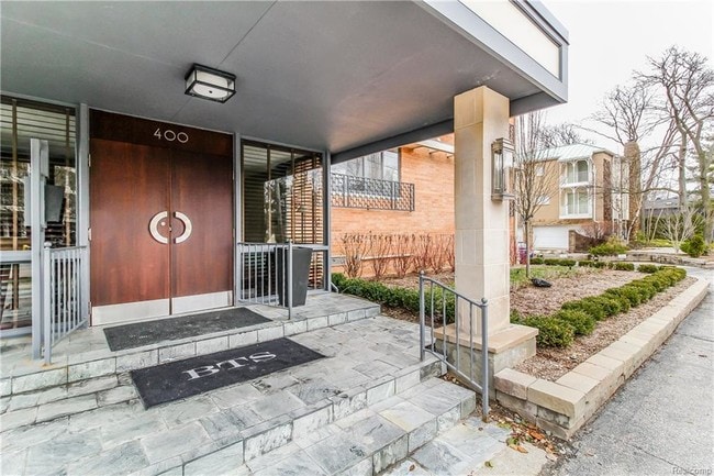 Building Photo - 400 Southfield Rd