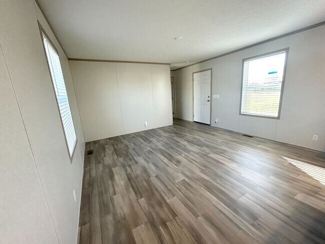 Foto del edificio - 29773 W Deerfield Ct