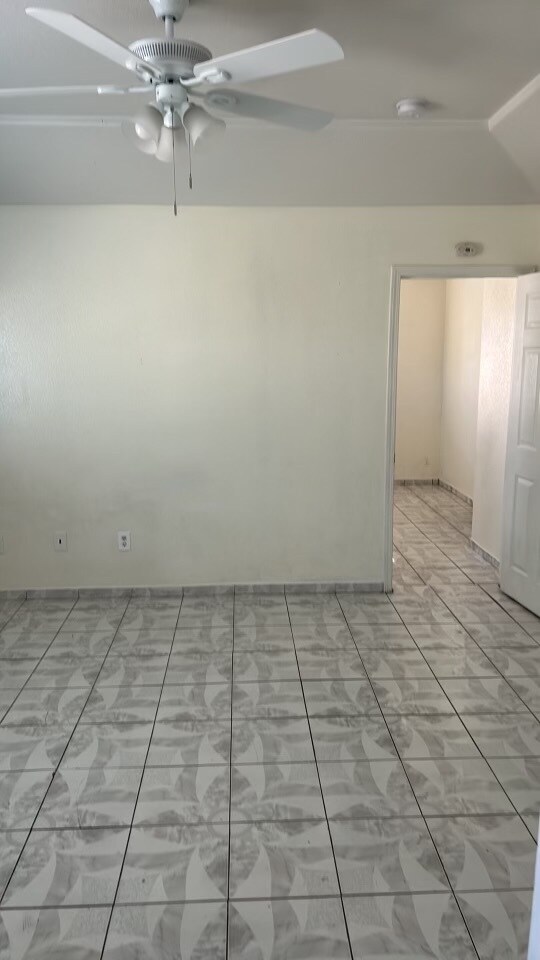 Foto del edificio - 16352 Manchester St