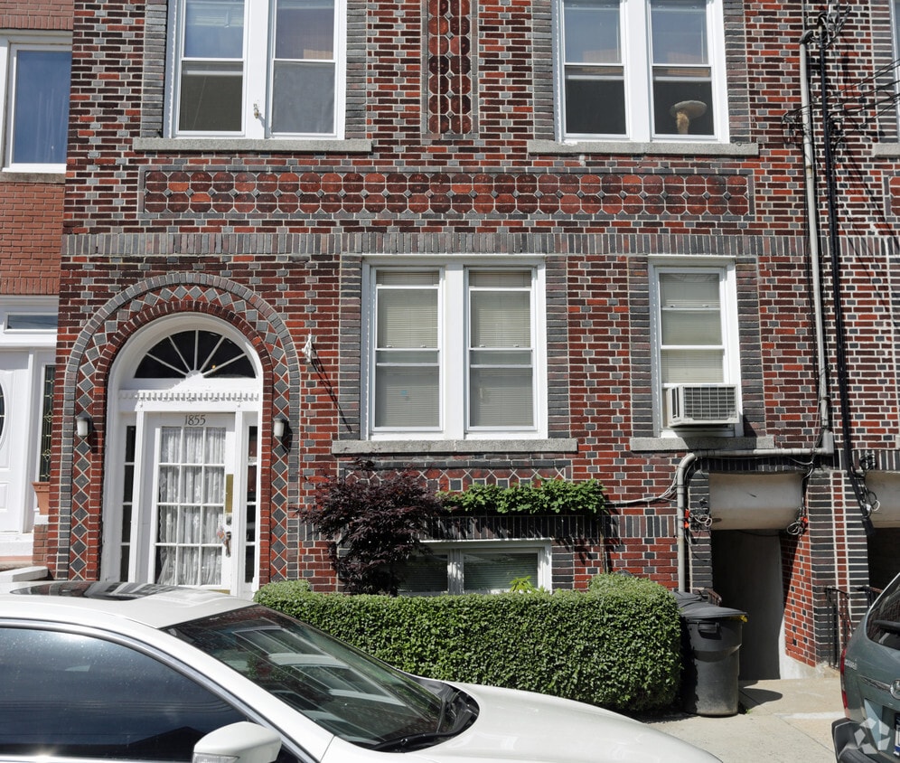 Building Photo - 1855 Colden