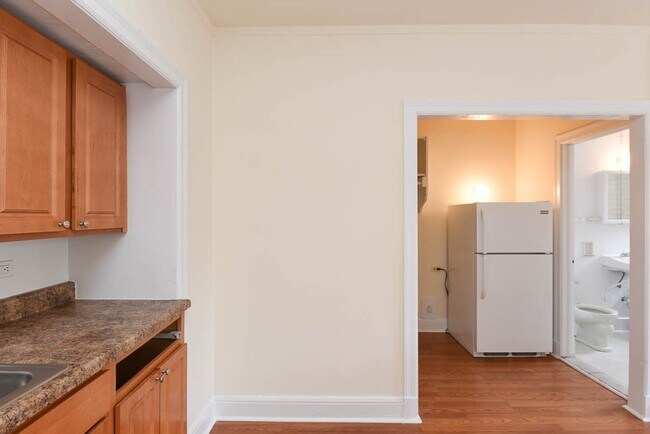 Foto del edificio - 3335 W Diversey Ave