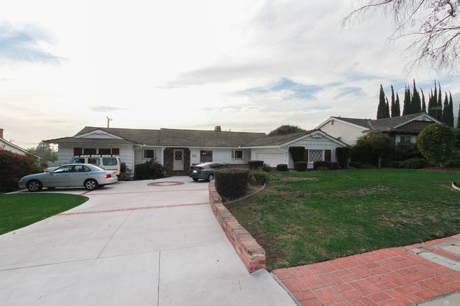 Building Photo - 1837 Chantry Dr