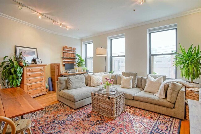 Foto del edificio - 1115 Willow Ave