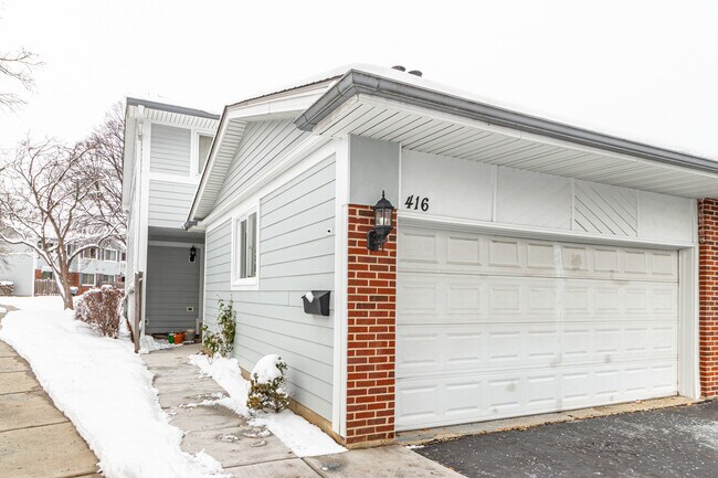 Building Photo - 416 Swallow Ln