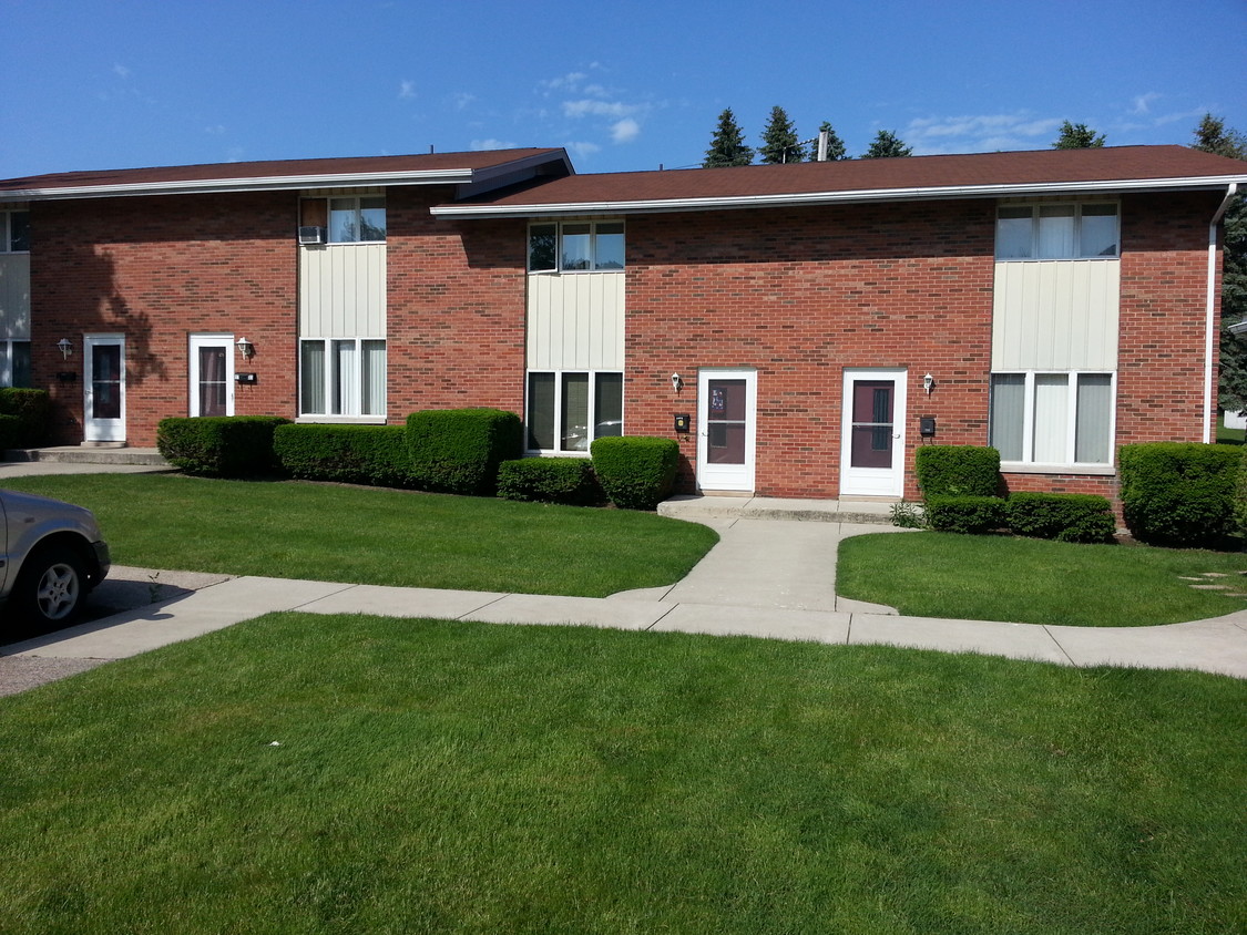 1715 W Grandview Blvd, Erie, PA 16509 Townhouse for Rent in Erie, PA