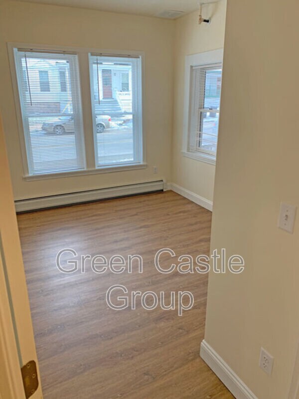 Foto del edificio - 323 Pearl St