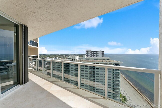 Foto del edificio - 3200 N Ocean Blvd