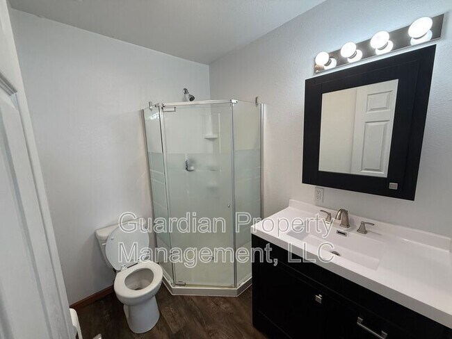 Foto del edificio - 1145 N College Dr