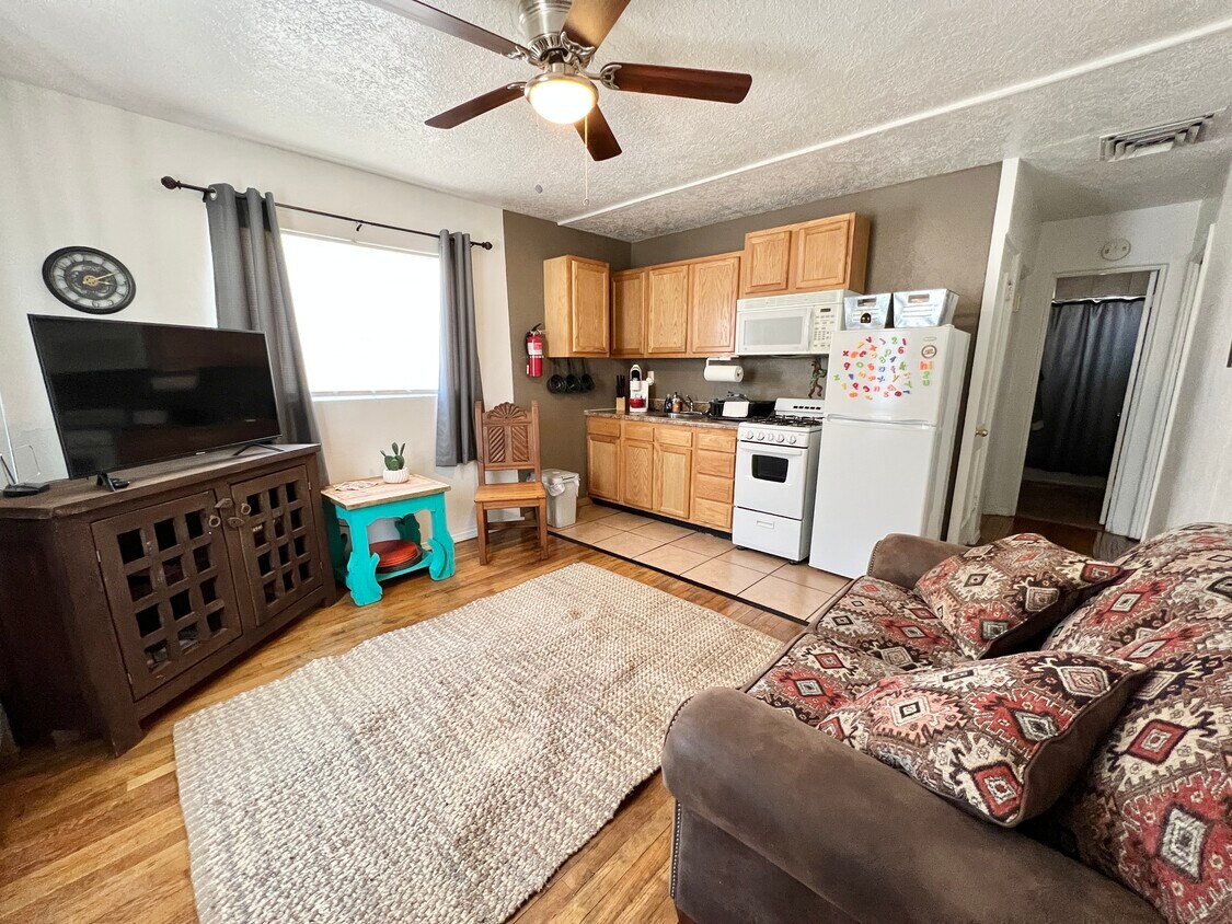 Primary Photo - 5400 Marble Ave NE
