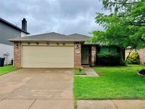 Building Photo - 3119 Breton Dr