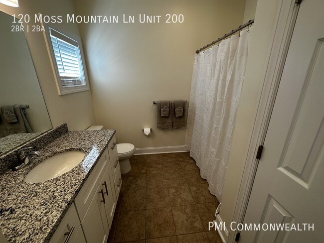 Building Photo - 2 Bed / 2 Bath Apartment (Available Now)