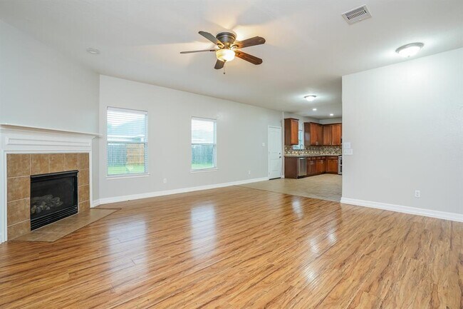 Foto del edificio - 518 New Hope Ln
