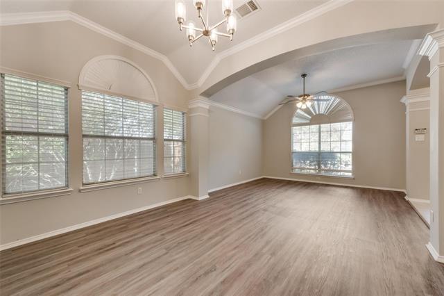 Foto del edificio - 806 Ashley Ln
