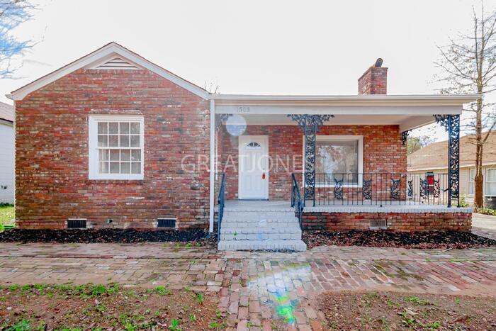 Primary Photo - 1503 18th St E