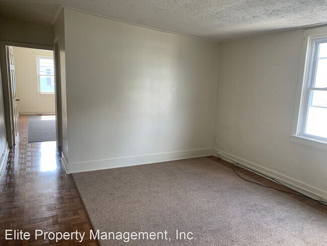 Building Photo - 3 br, 1 bath House - 123 N. Newberry St.