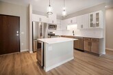Foto principal - 6450 37th Ave NW