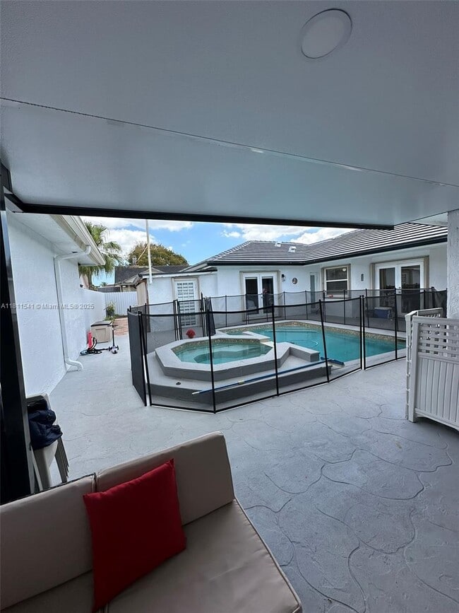 Foto del edificio - 11421 SW 145th Ave