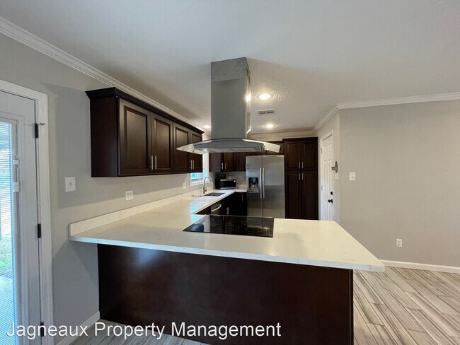 Foto del edificio - 3 br, 2 bath House - 2404 Roxton St