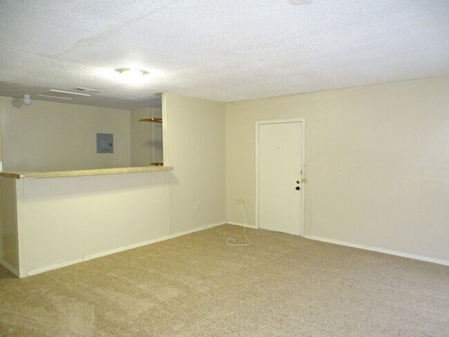 Foto del edificio - 5706 Lake Cove