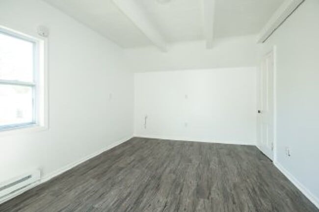 Building Photo - 116 Water St