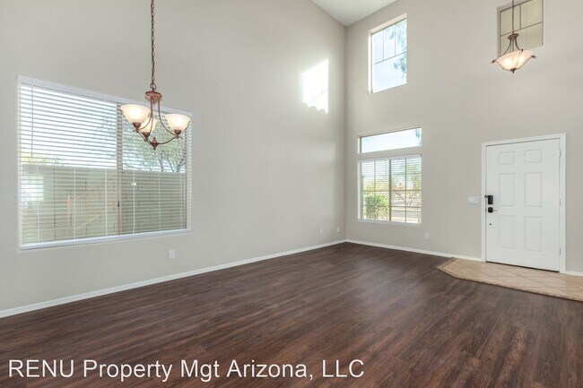 Building Photo - 4 br, 2.5 bath House - 3704 S 72nd Lane