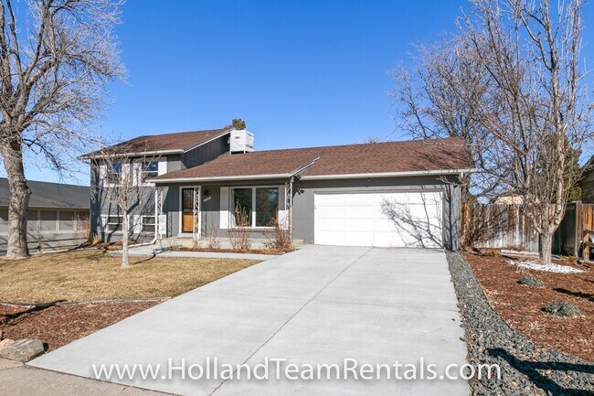Foto del edificio - Updated Littleton House in GREAT LOCATION near Streets of SouthGlenn