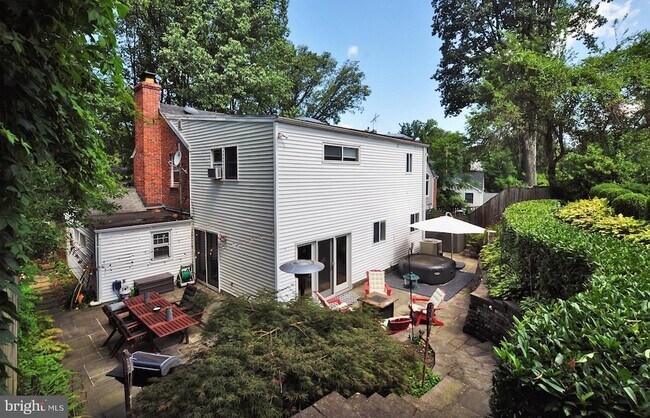 Foto del edificio - 4306 Kentbury Dr