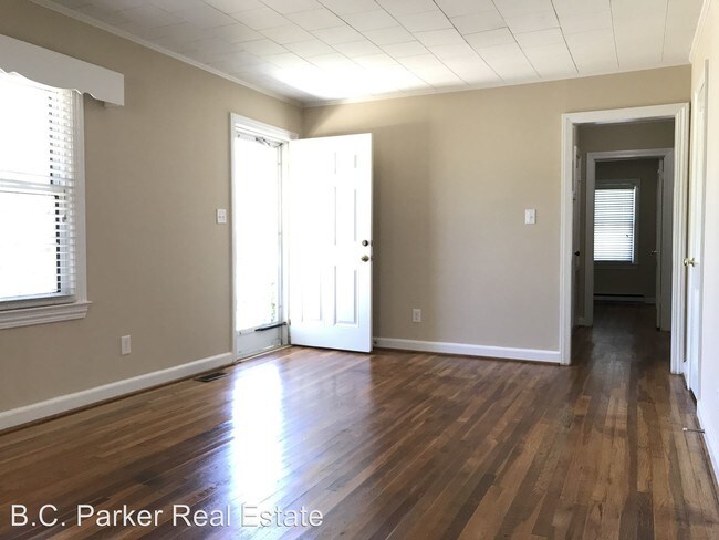 Building Photo - 3 br, 1 bath House - 218 Springwood Drive