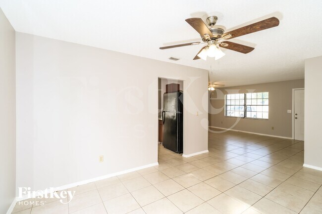 Foto del edificio - 814 Yacolt Rd SE