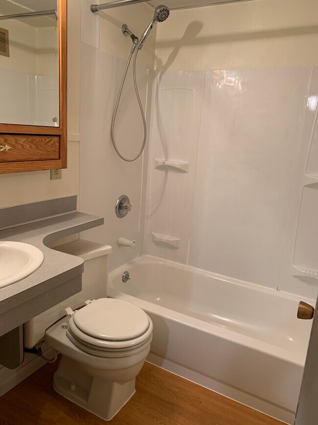 Bath - 1116 N 4th St