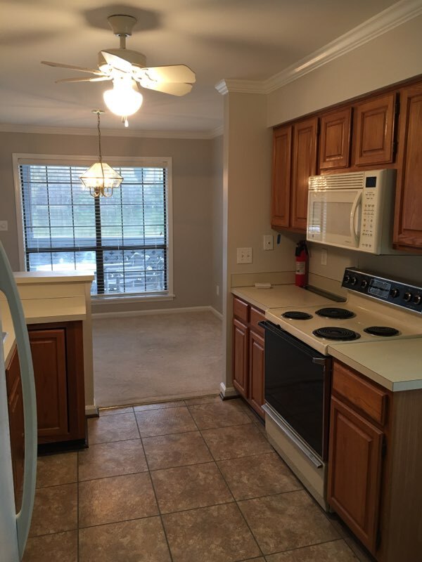 Building Photo - 5833 Harris Grove Ln