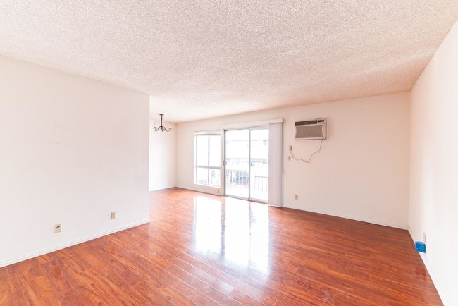 Building Photo - 1 bedroom in Los Angeles CA 90027