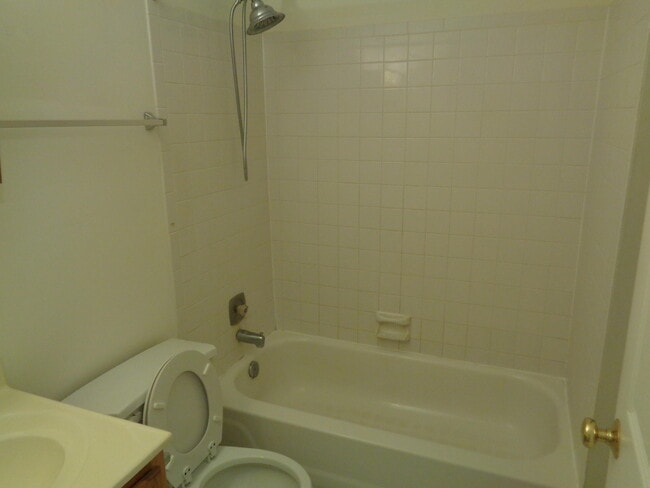 Building Photo - 4705 Apple Tree Ln
