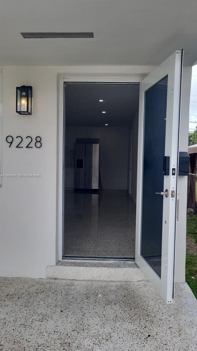 Foto del edificio - 9228 SW 37th St