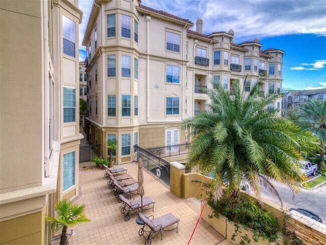 Building Photo - 7575 Kirby Dr