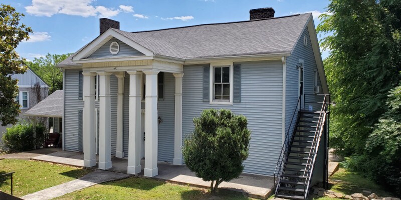 Primary Photo - 613 W7th