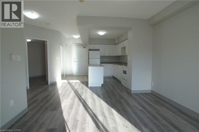 Building Photo - 736 Old Albert St