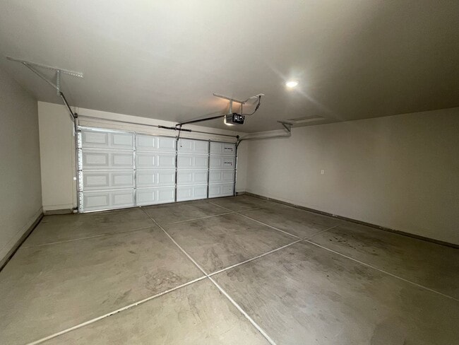 Building Photo - Amanecer Townhome in Somerton