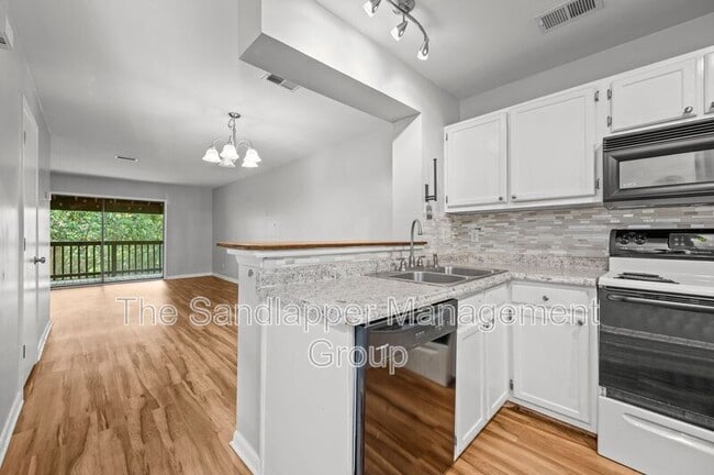 Foto del edificio - 1530 Fort Johnson Rd