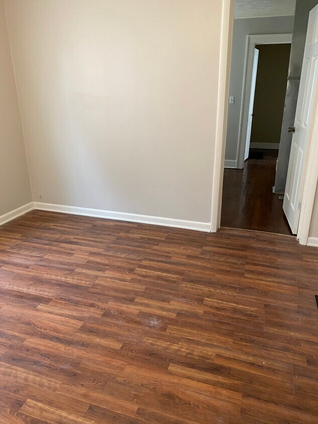 Master Bedroom - 2517 Essex St