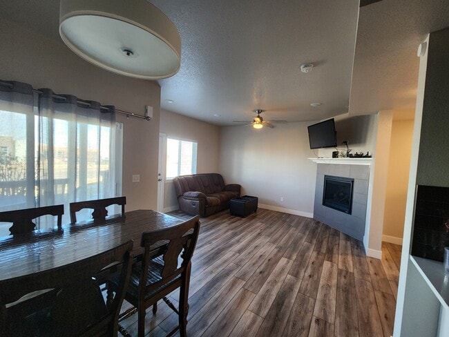 Building Photo - 2608 Kansas Dr