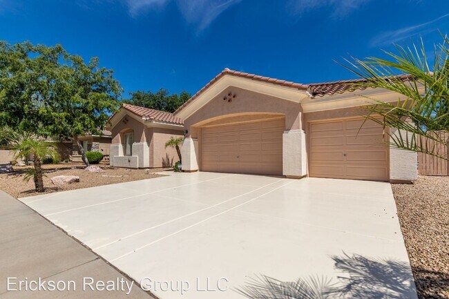 Building Photo - 4 br, 2.5 bath House - 1880 E Harrison Str...