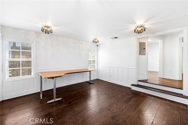 Foto del edificio - 6000 Woodman Ave