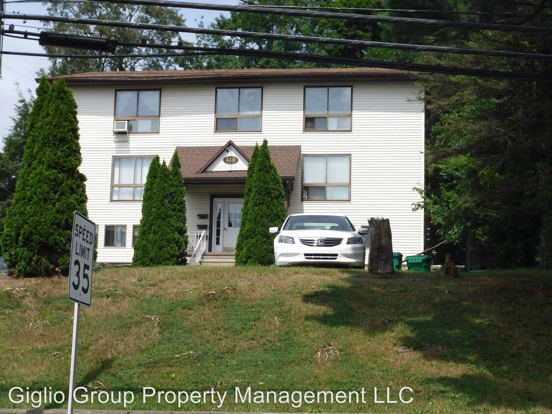 Primary Photo - 410 N State St