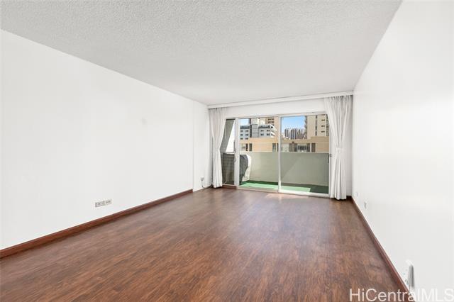 Building Photo - 2421 Ala Wai Blvd