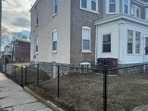 Building Photo - 2412 Jessup St