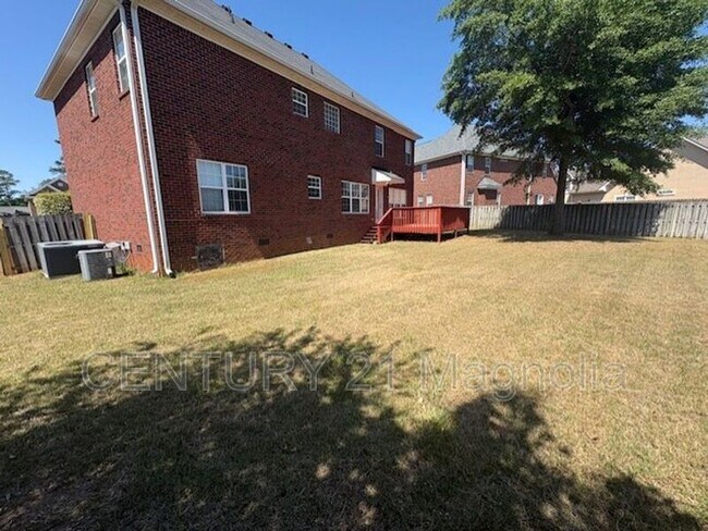 Building Photo - 330 Gardenia Dr